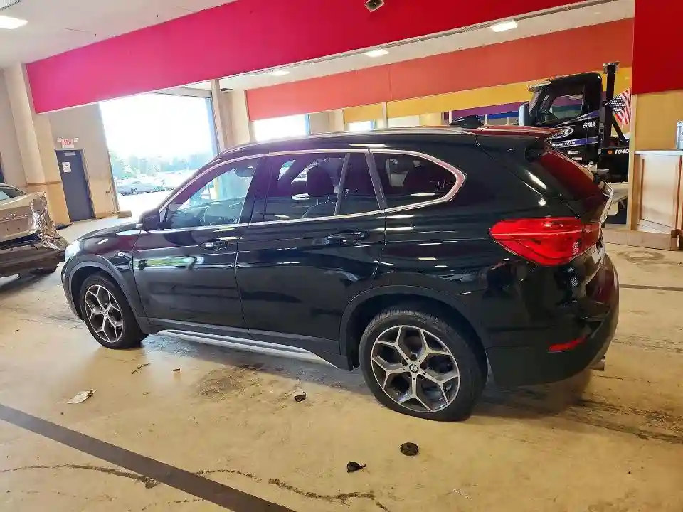 WBXHT3Z31G4A49001 2016 BMW X1-1