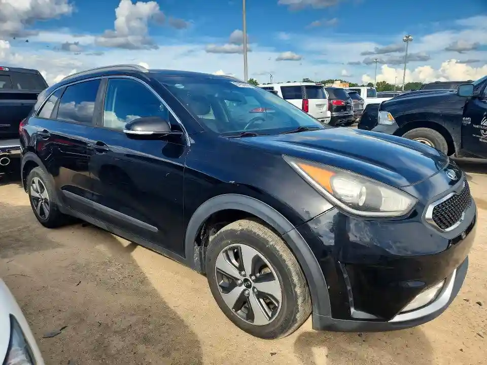 KNDCC3LC4H5065900 2017 KIA NIRO-3