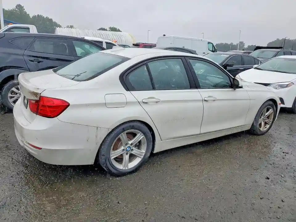 WBA3B5C51FF959938 2015 BMW 3 SERIES-2