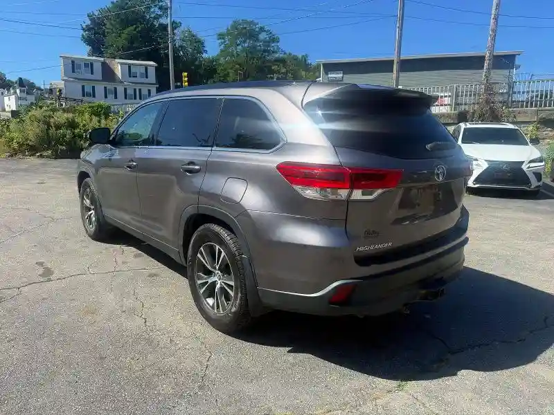 5TDBZRFH5KS985203 2019 TOYOTA HIGHLANDER-1