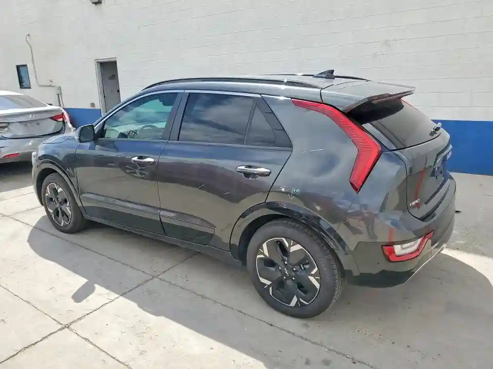 KNDCT3L17P5044827 2023 KIA NIRO-1