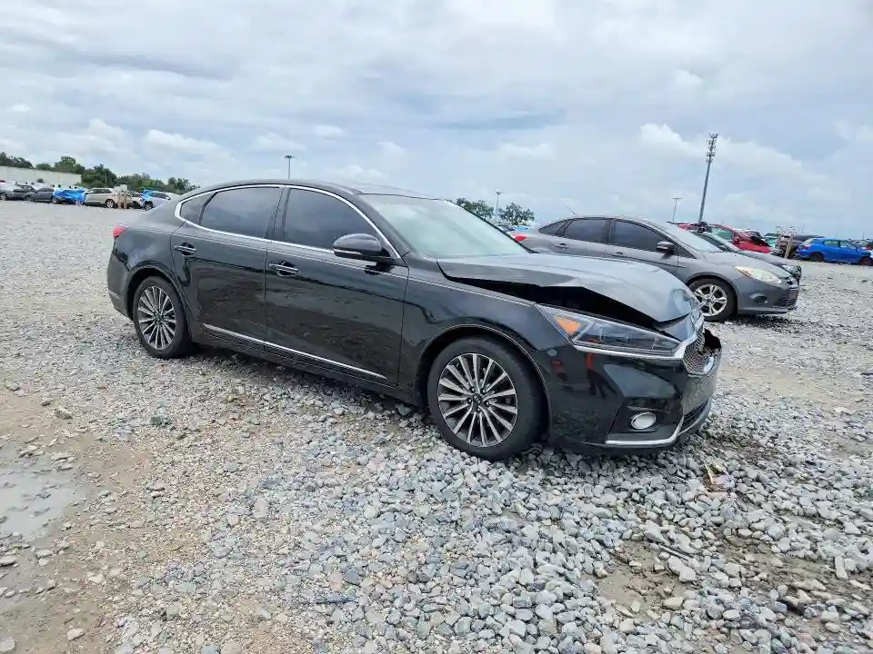 KNALC4J15H5067577 2017 KIA CADENZA-3