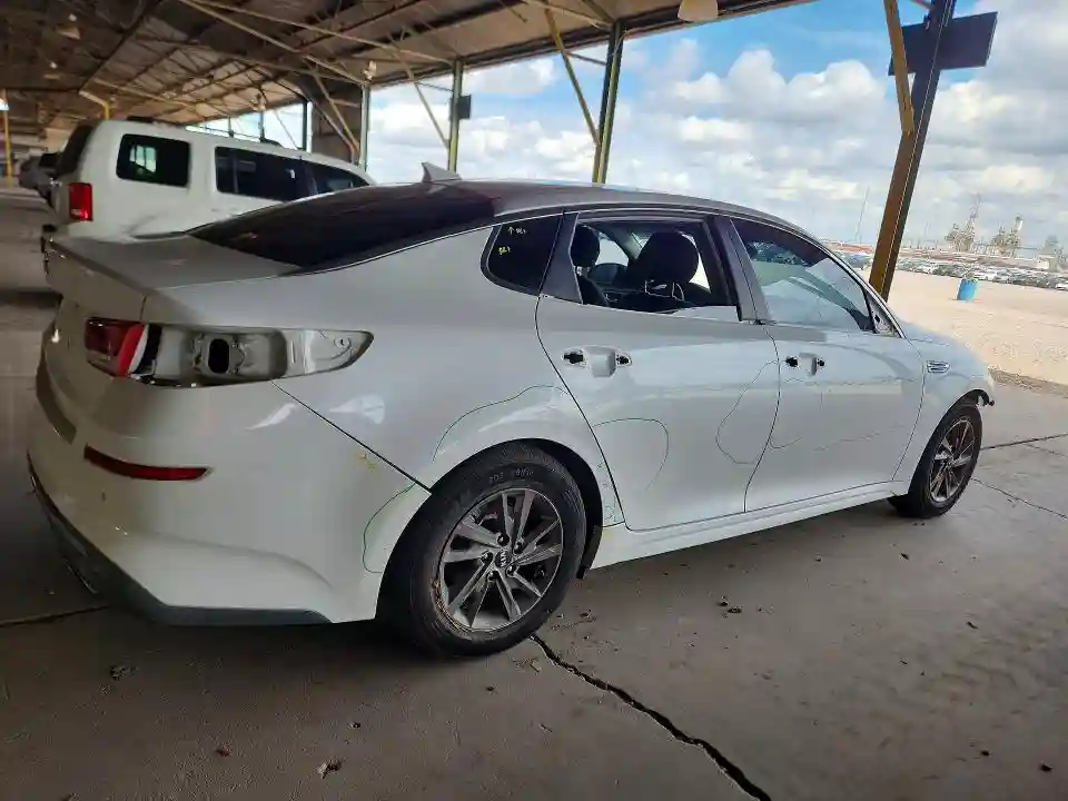 5XXGT4L32KG362657 2019 KIA OPTIMA-2