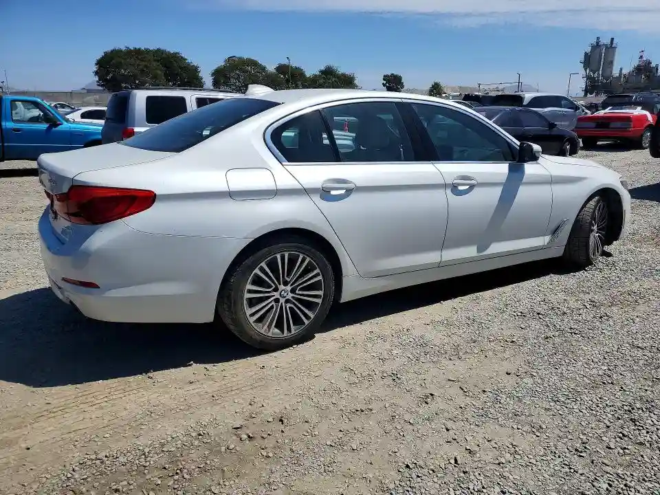 WBAJA5C59KWW18744 2019 BMW 5 SERIES-2