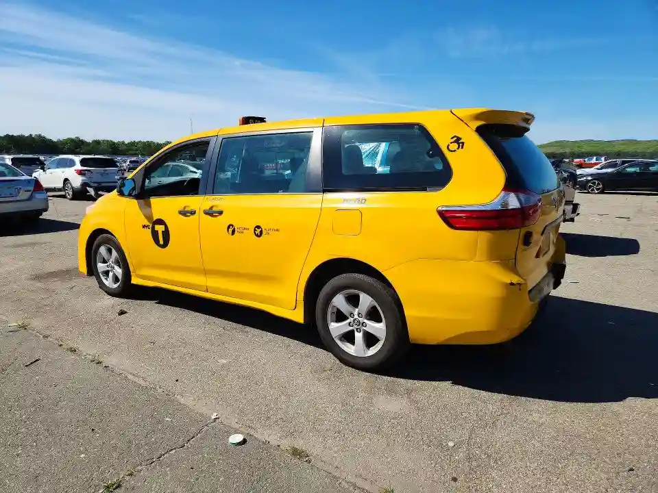 5TDZZ3DC1JS920625 2018 TOYOTA SIENNA-1