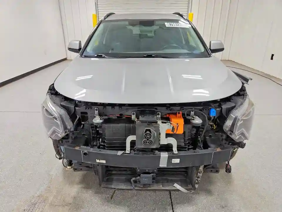 KNDCR3L17P5028223 2023 KIA NIRO-4