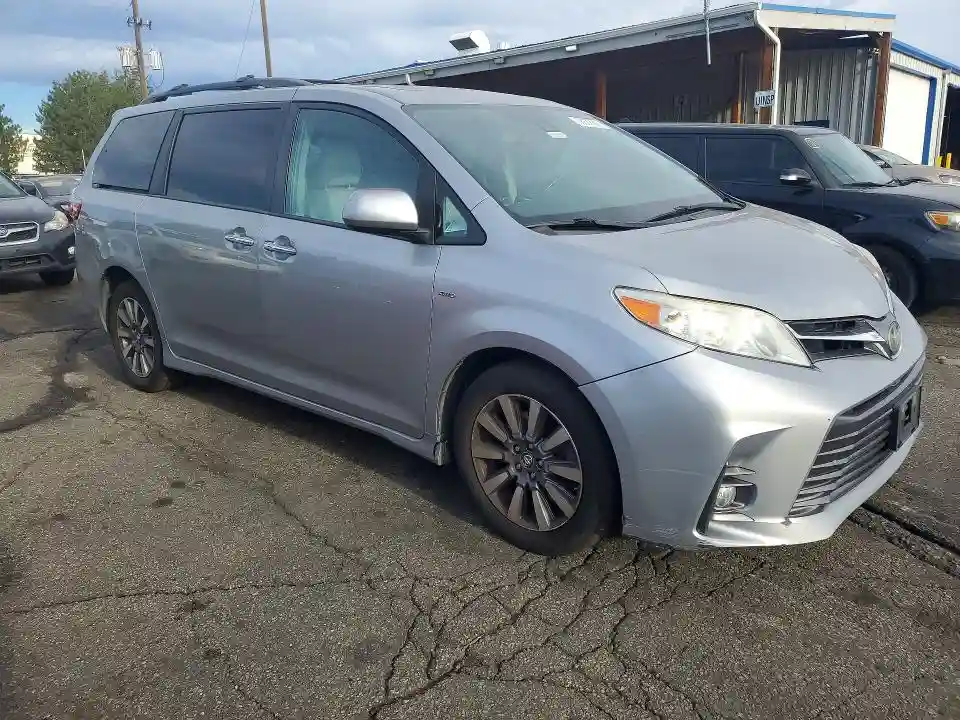5TDDZ3DC8JS193073 2018 TOYOTA SIENNA-3
