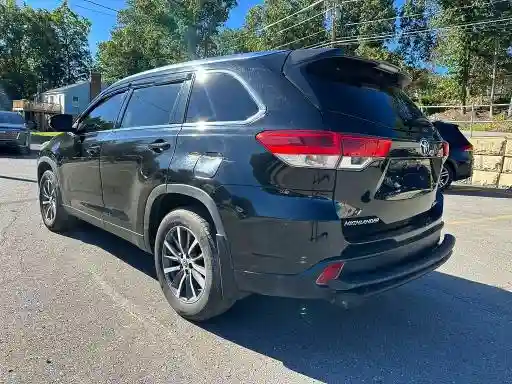 5TDJZRFHXKS606062 2019 TOYOTA HIGHLANDER-1