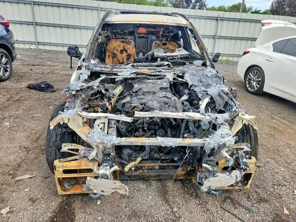 5UX53DP05N9L22418 2022 BMW X3-4