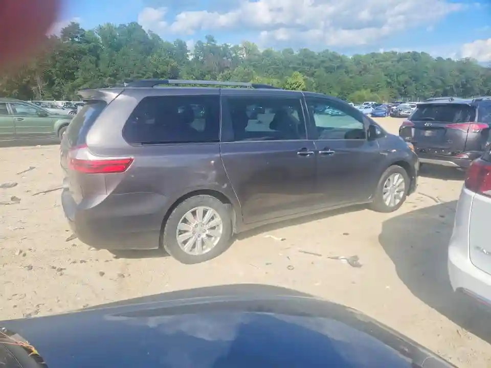 5TDYZ3DC8HS852569 2017 TOYOTA SIENNA-2
