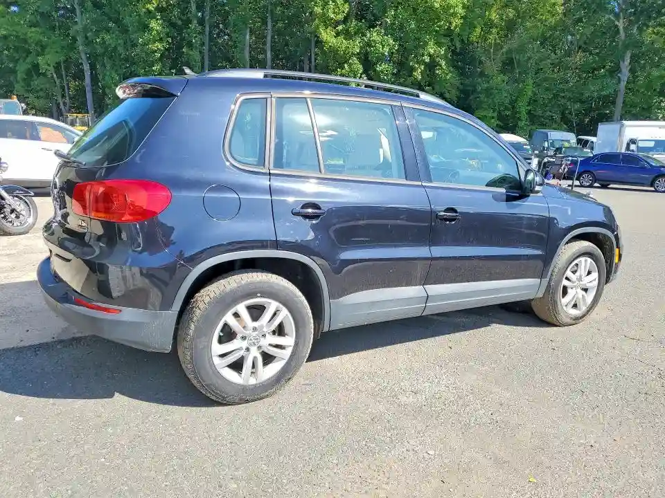 WVGBV7AXXHK000324 2017 VOLKSWAGEN TIGUAN-2