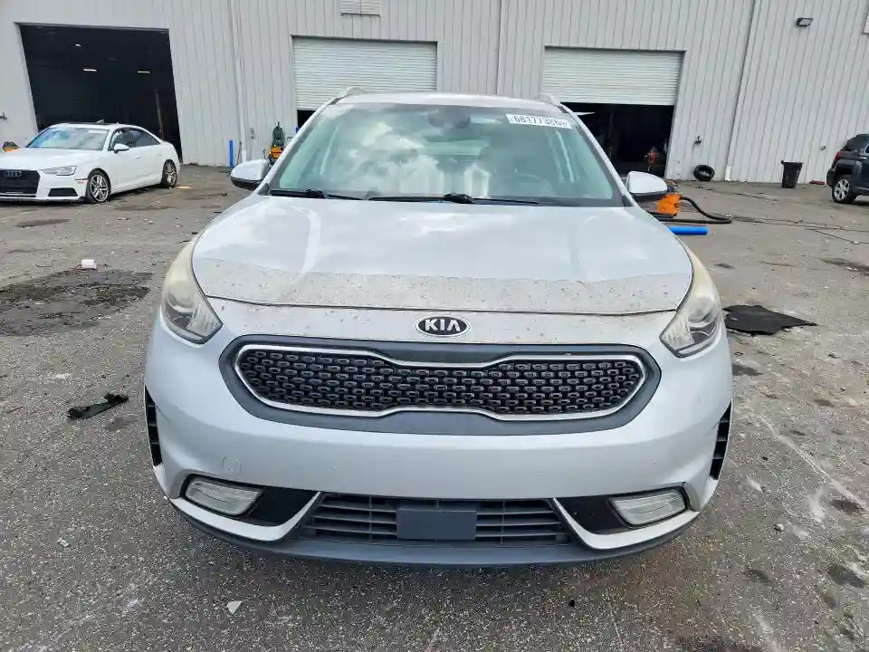 KNDCB3LC7H5074674 2017 KIA NIRO-4