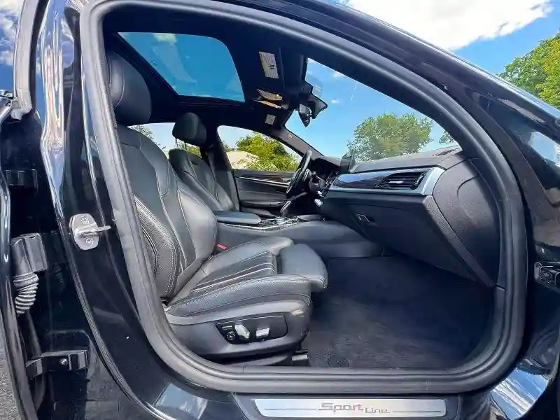 WBAJE7C55JG891091 2018 BMW 5 SERIES-4