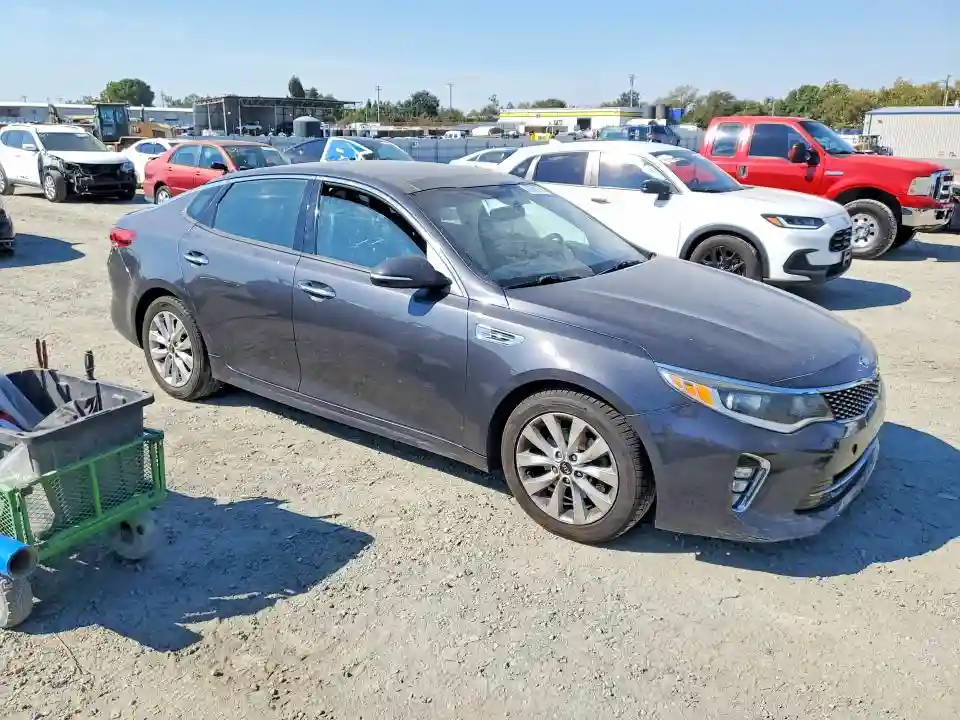 5XXGT4L33JG185650 2018 KIA OPTIMA-3
