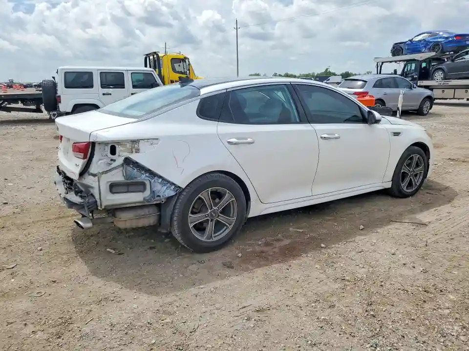 5XXGU4L35GG083059 2016 KIA OPTIMA-2