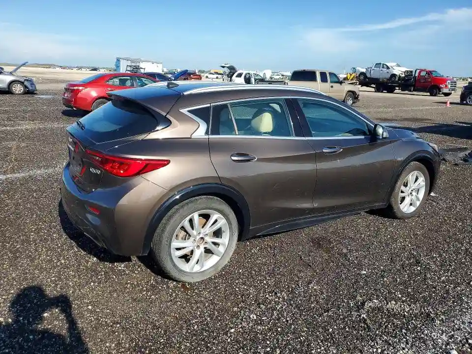 SJKCH5CP0KA006841 2019 INFINITI QX30-2