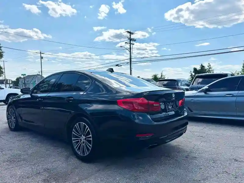 WBAJE7C55JG891091 2018 BMW 5 SERIES-2