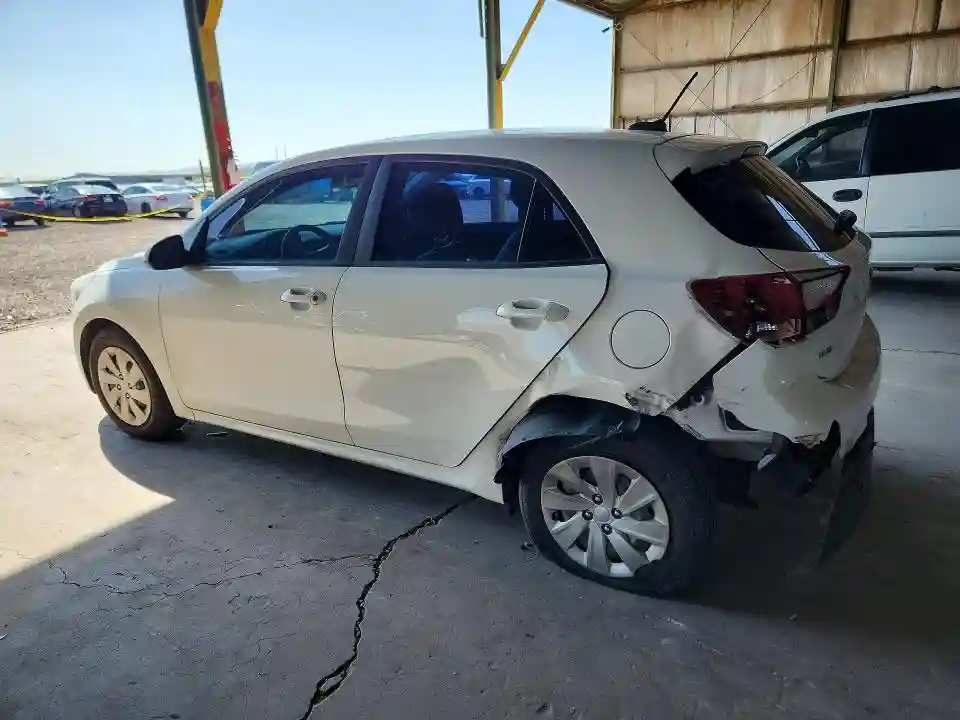 3KPA25AB9JE094352 2018 KIA RIO-1