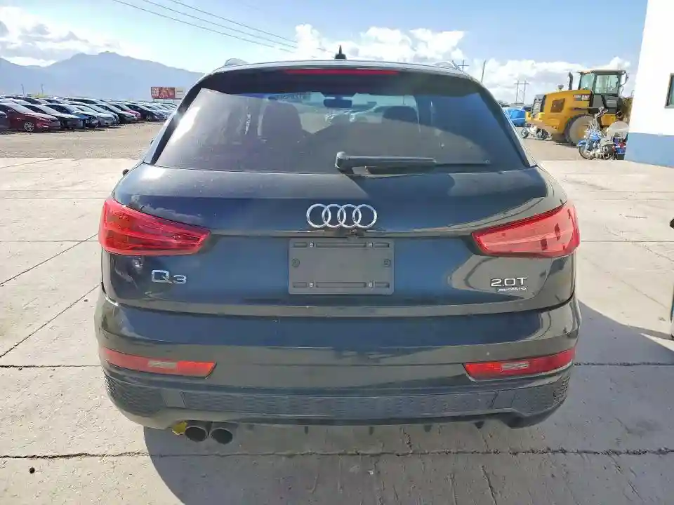 WA1ECCFS1JR026914 2018 AUDI Q3-5