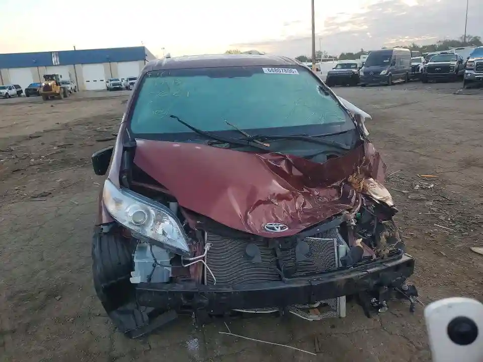 5TDDK3DC2FS106909 2015 TOYOTA SIENNA-4