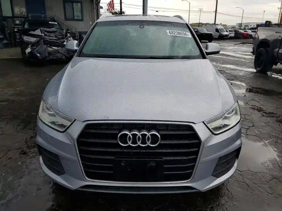 WA1BFCFS1GR007427 2016 AUDI Q3-4