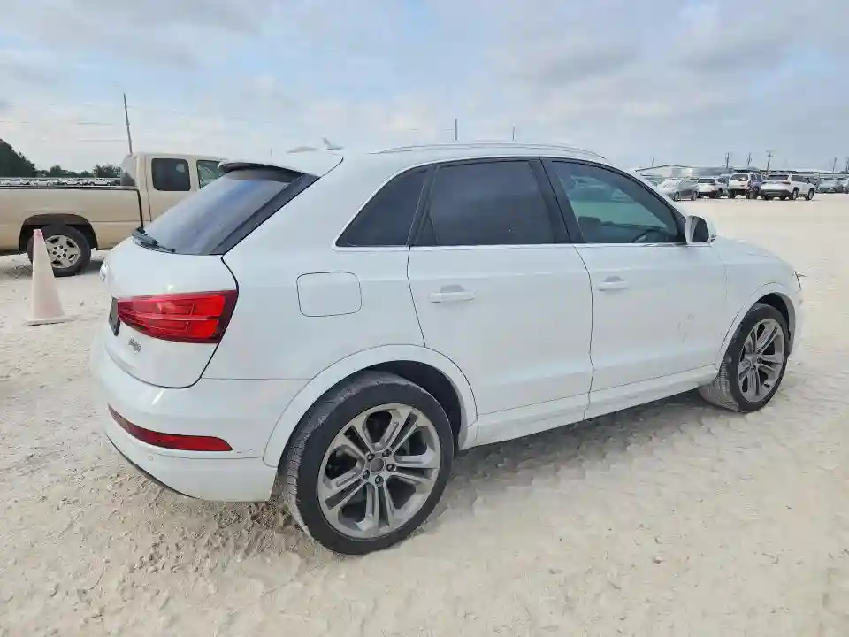 WA1HCCFS5HR000243 2017 AUDI Q3-2