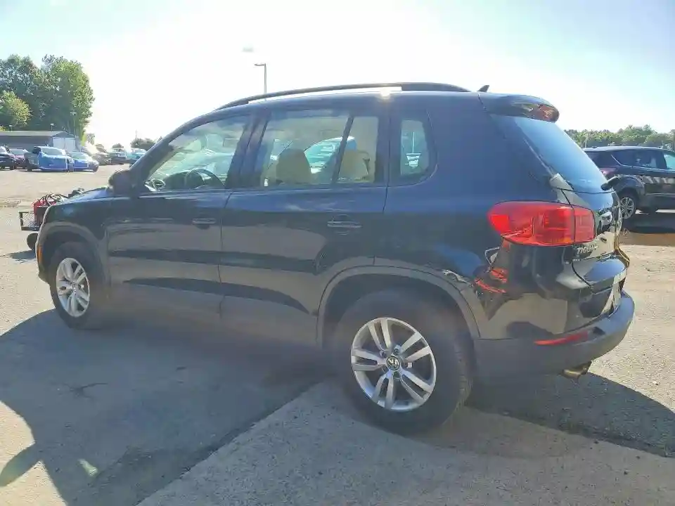 WVGBV7AXXHK000324 2017 VOLKSWAGEN TIGUAN-1