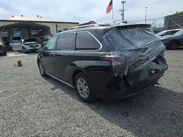 5TDJRKEC2RS203930 2024 TOYOTA SIENNA-1