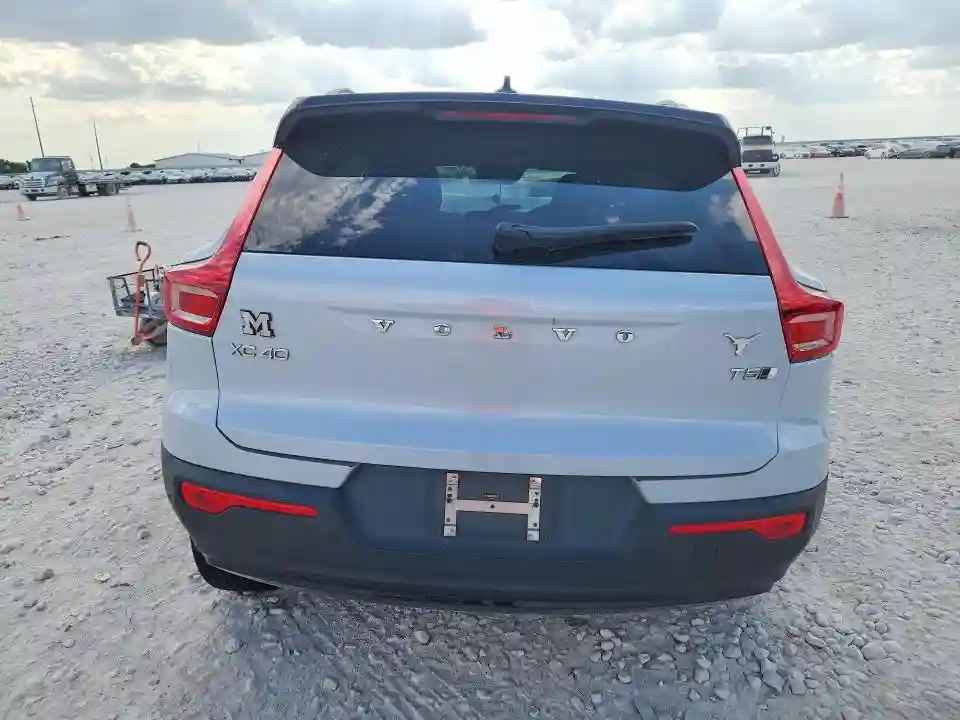 YV4162UM6M2525177 2021 VOLVO XC40-5