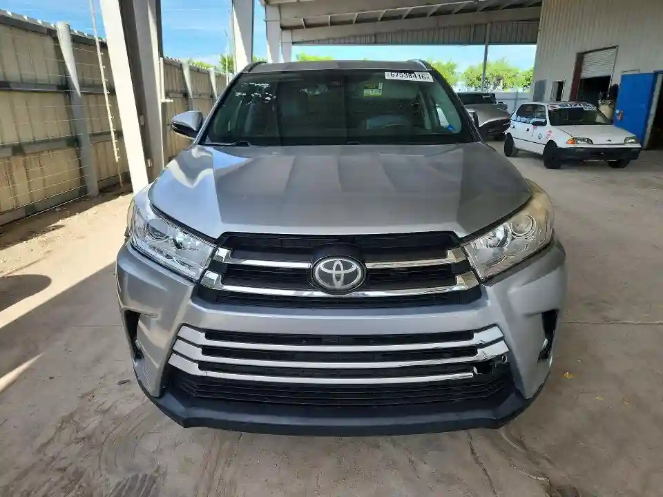 5TDKZRFH8HS516910 2017 TOYOTA HIGHLANDER-4