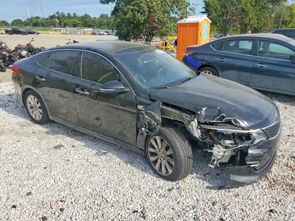 5XXGU4L38JG202715 2018 KIA OPTIMA-3