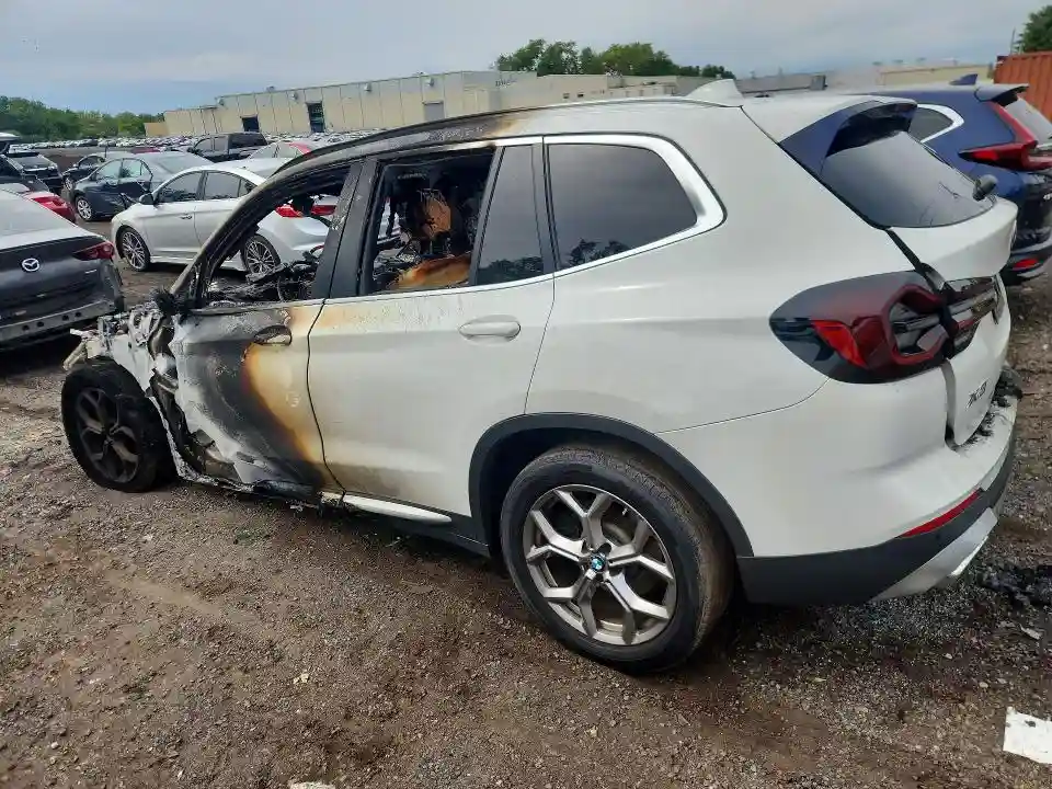 5UX53DP05N9L22418 2022 BMW X3-1
