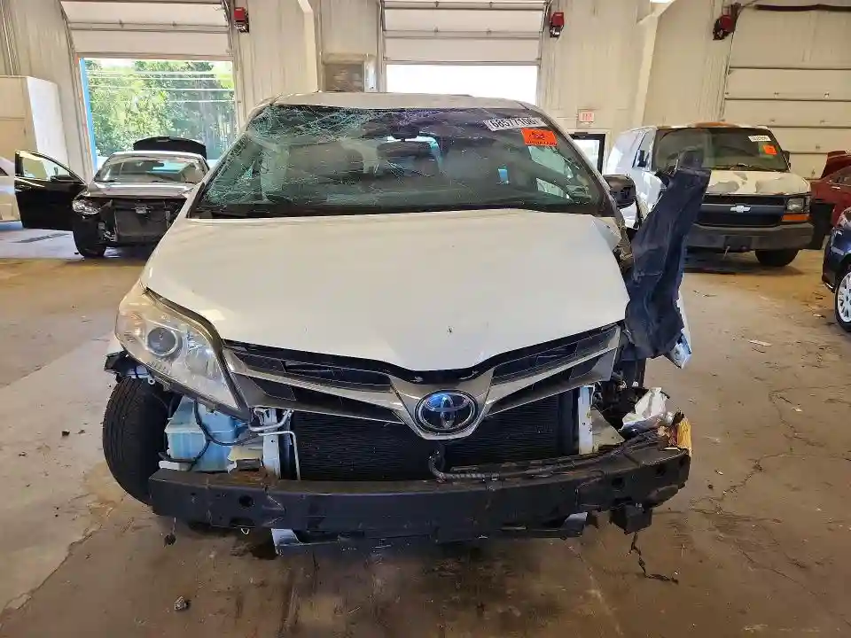 5TDYZ3DC4JS919254 2018 TOYOTA SIENNA-4