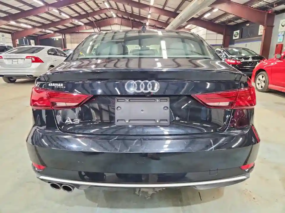 WAUAUGFF8J1040512 2018 AUDI A3-5