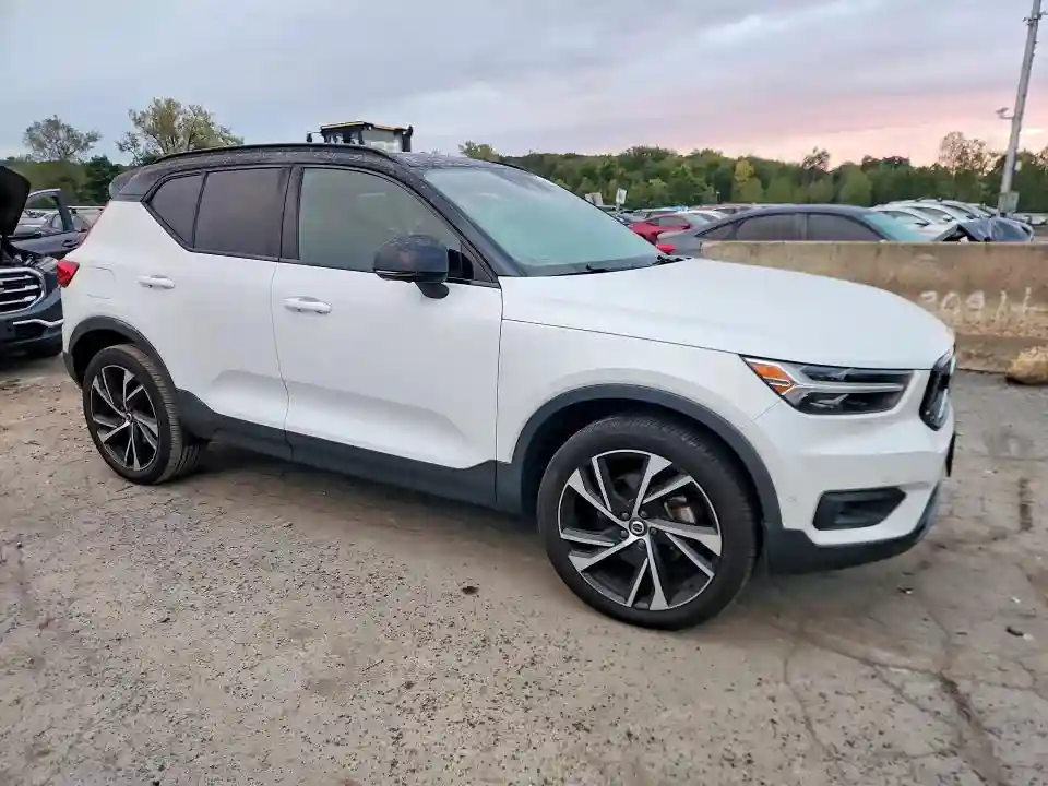 YV4162UM6K2105092 2019 VOLVO XC40-3