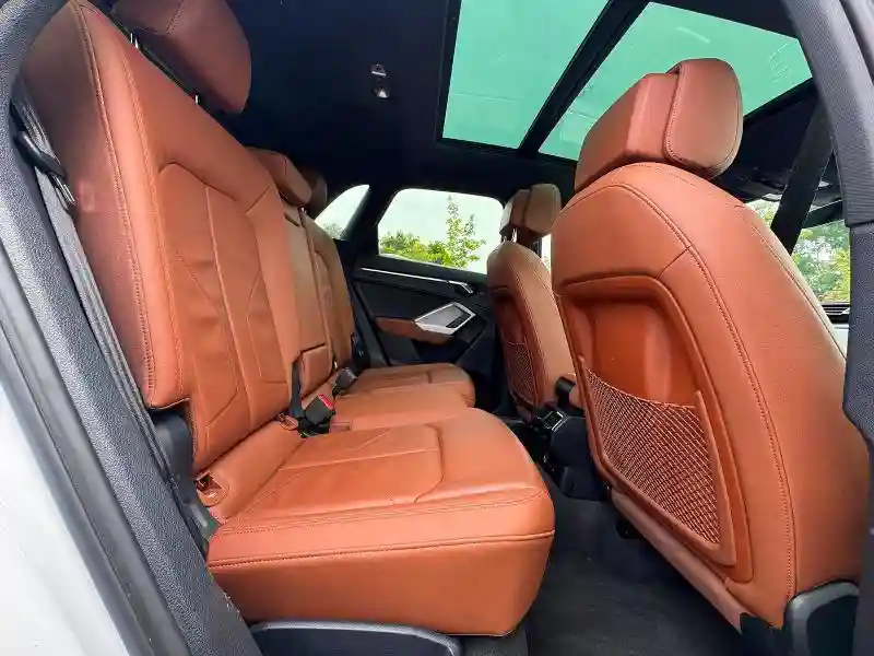 WA1DECF31P1080946 2023 AUDI Q3-5
