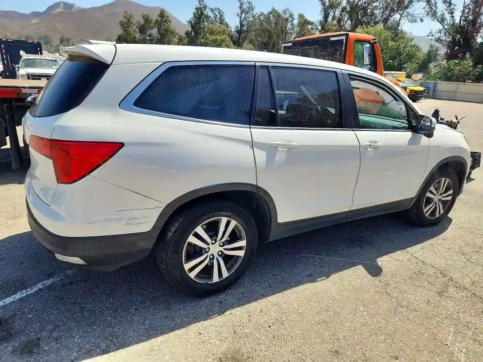 5FNYF5H68JB022225 2018 HONDA PILOT-2