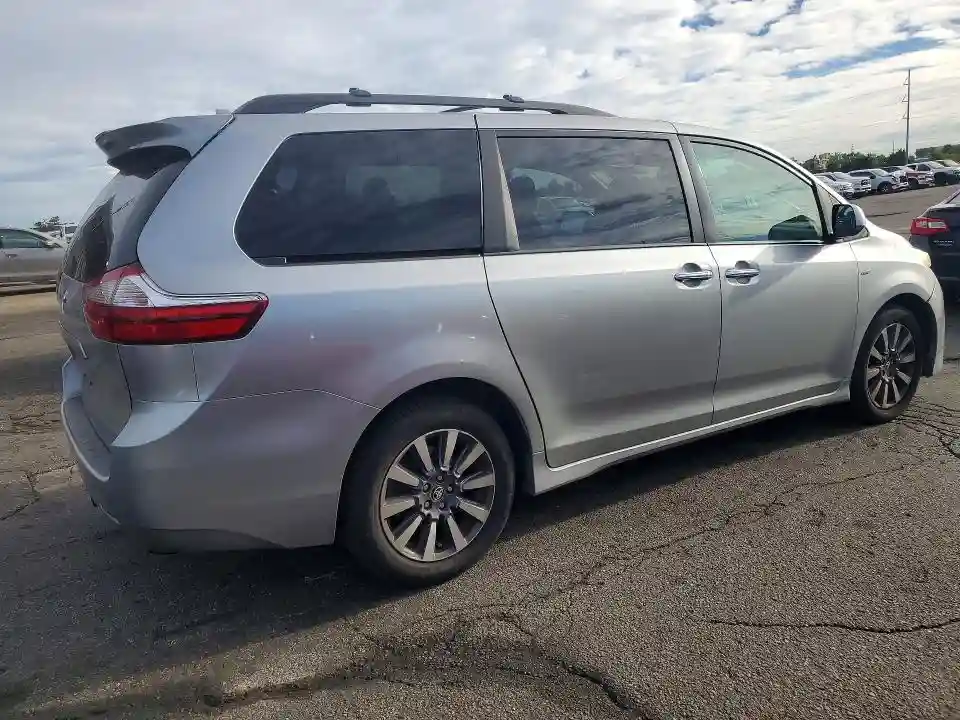 5TDDZ3DC8JS193073 2018 TOYOTA SIENNA-2