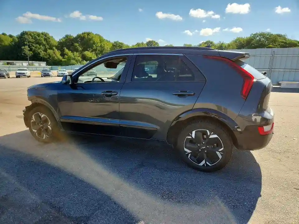KNDCR3L13P5026713 2023 KIA NIRO-1