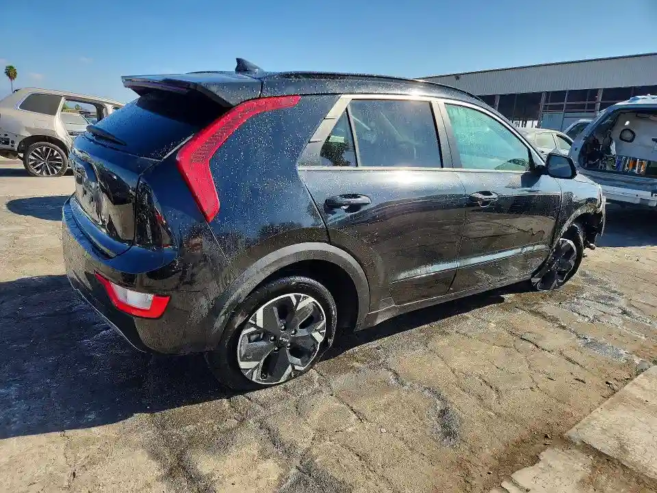 KNDCR3L17P5027962 2023 KIA NIRO-2