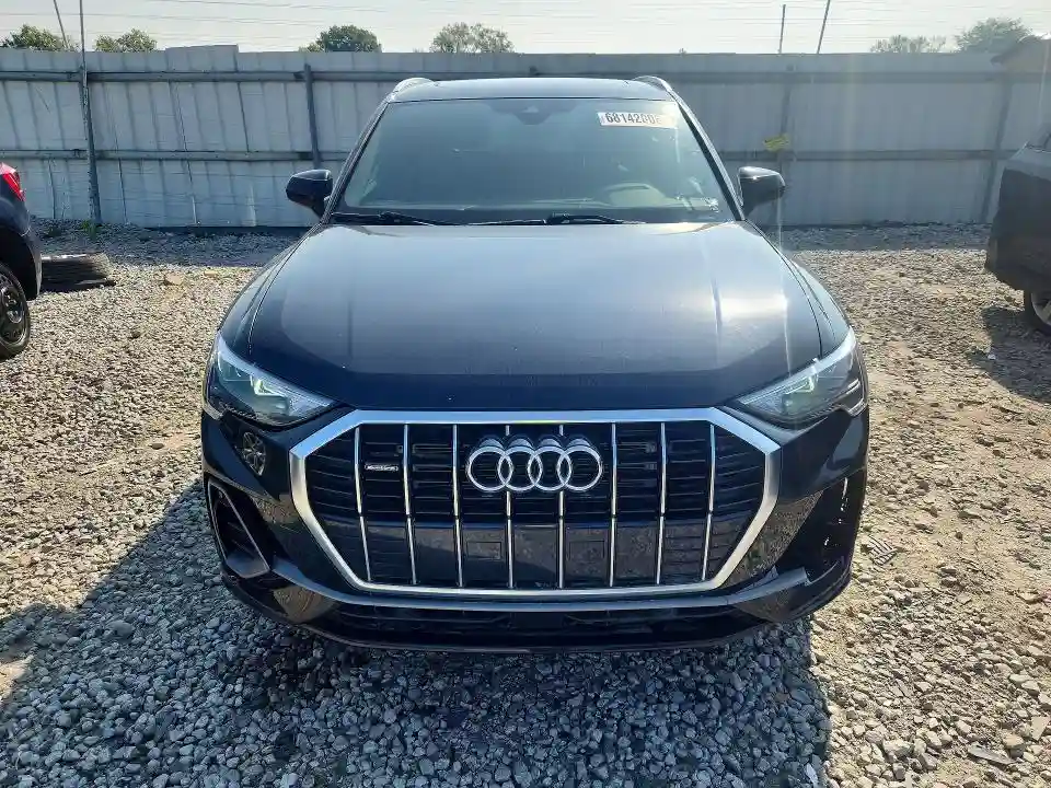 WA1DECF36M1010404 2021 AUDI Q3-4