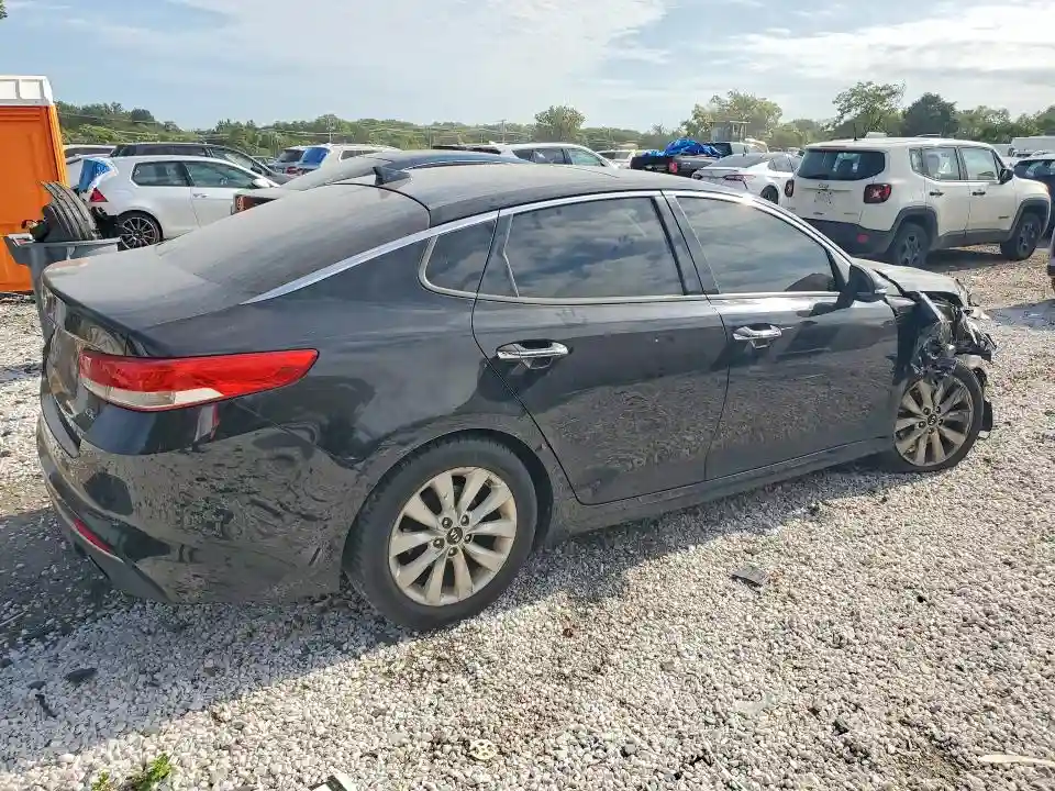 5XXGU4L38JG202715 2018 KIA OPTIMA-2
