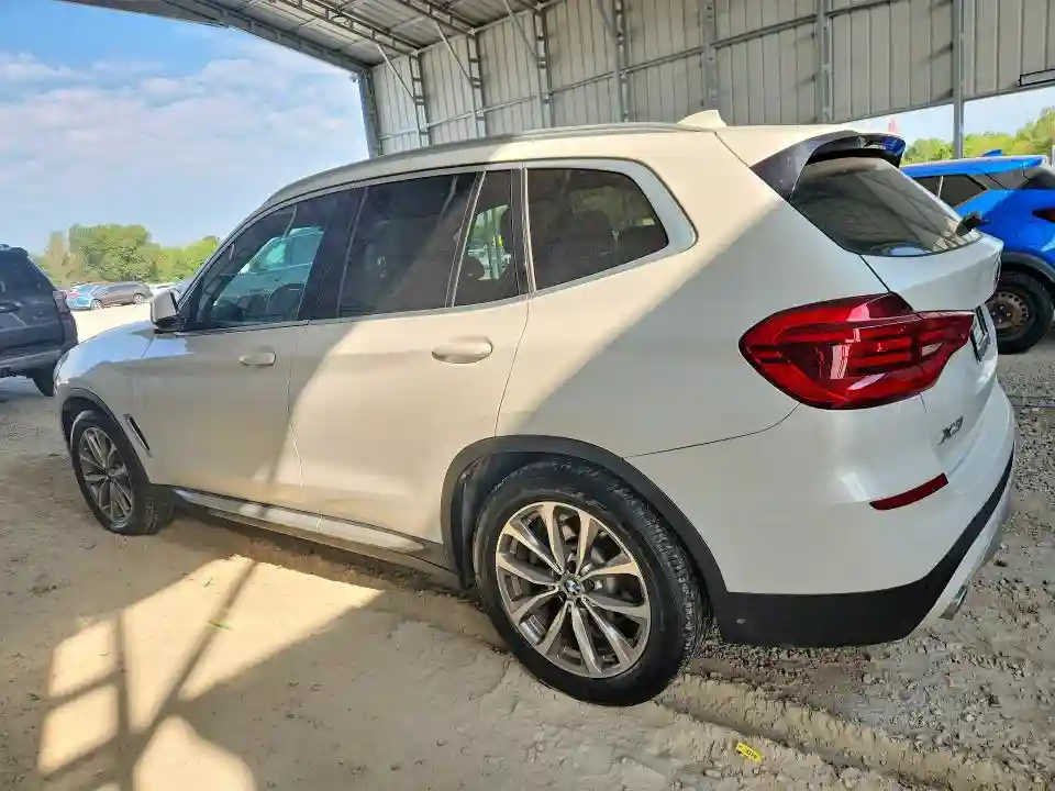 5UXTR7C53KLR45012 2019 BMW X3-1
