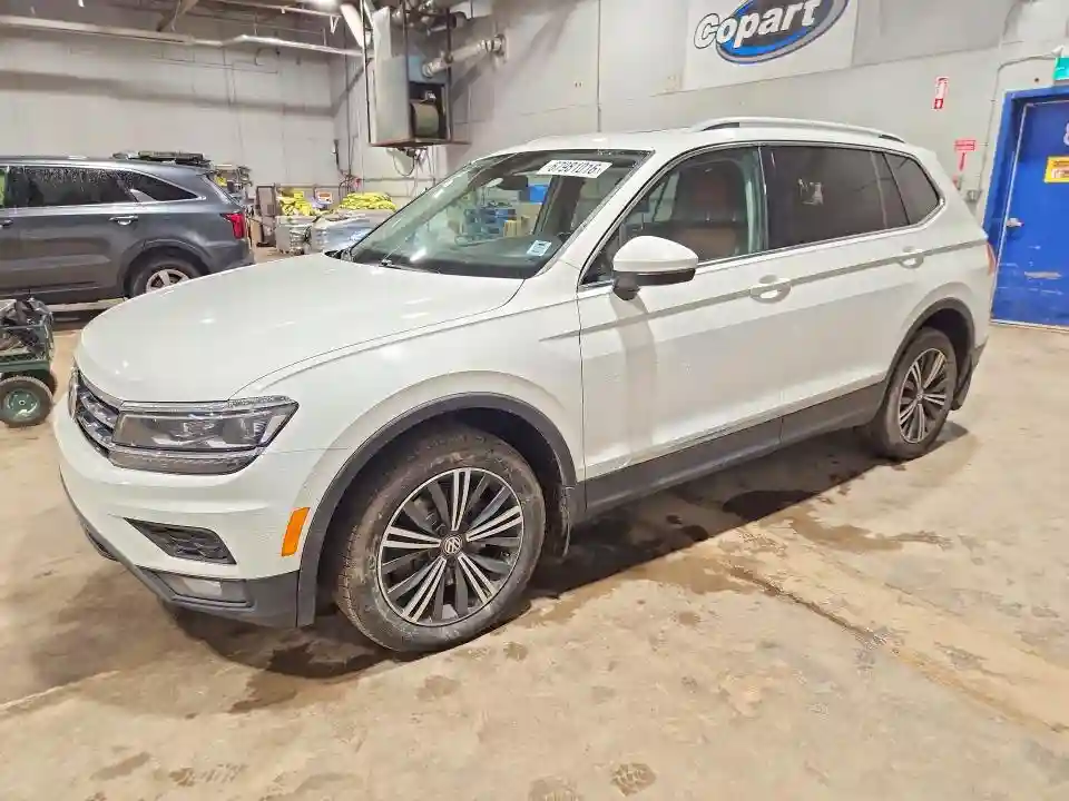 3VV4B7AX3JM067594 2018 VOLKSWAGEN TIGUAN-0
