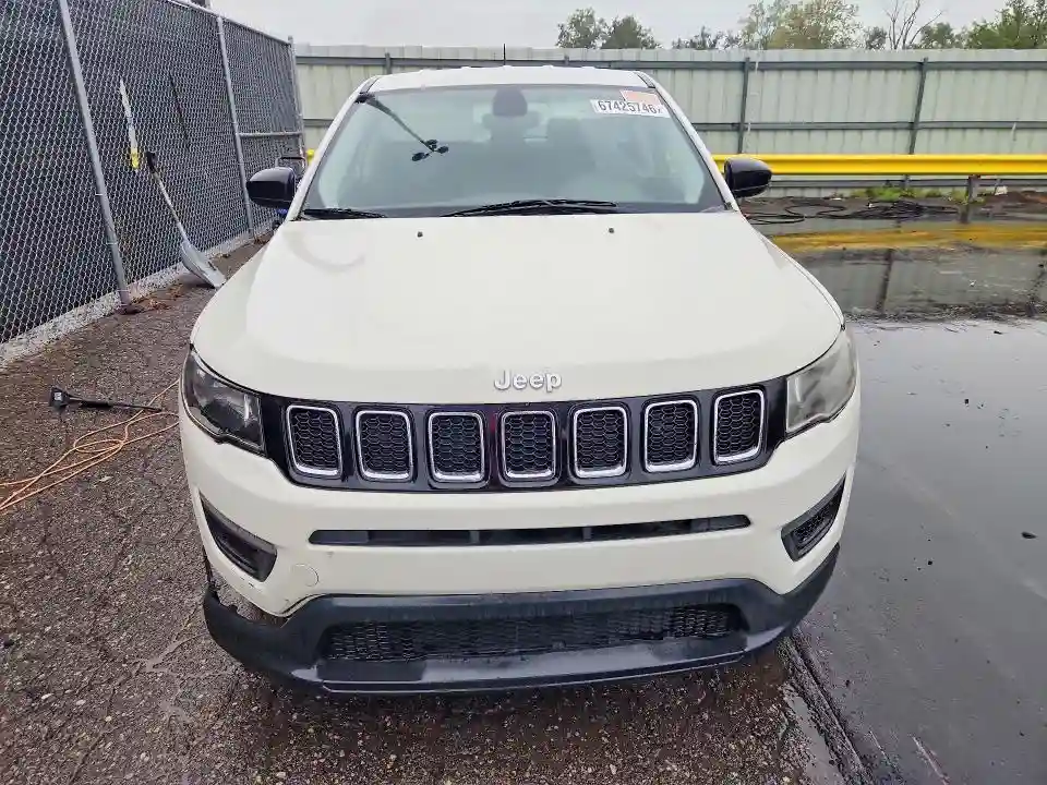 3C4NJCAB3JT263379 2018 JEEP COMPASS-4