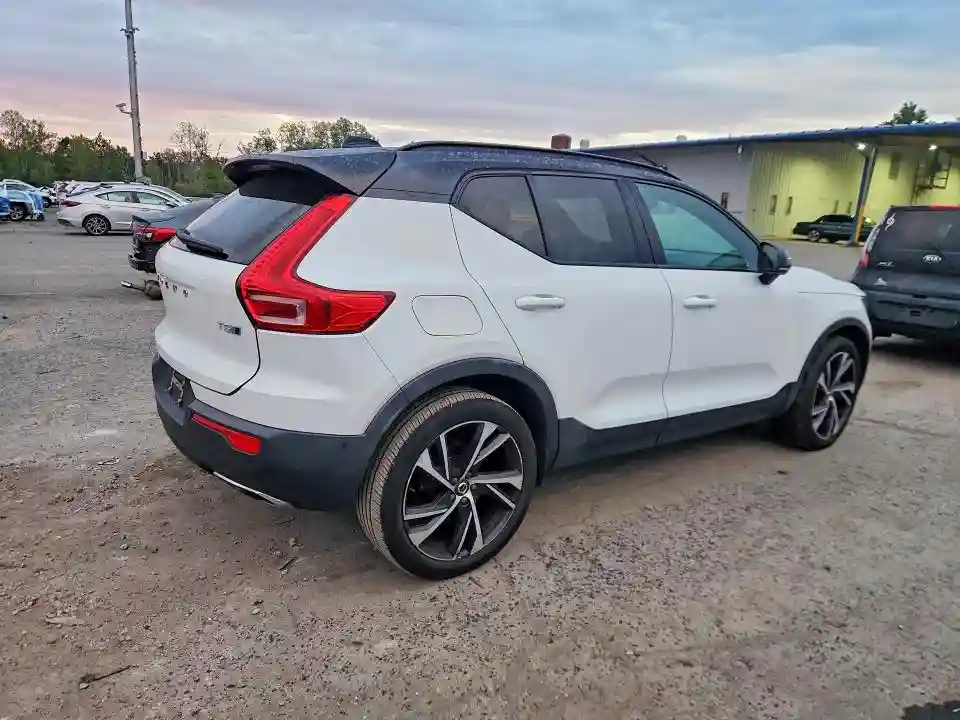 YV4162UM6K2105092 2019 VOLVO XC40-2