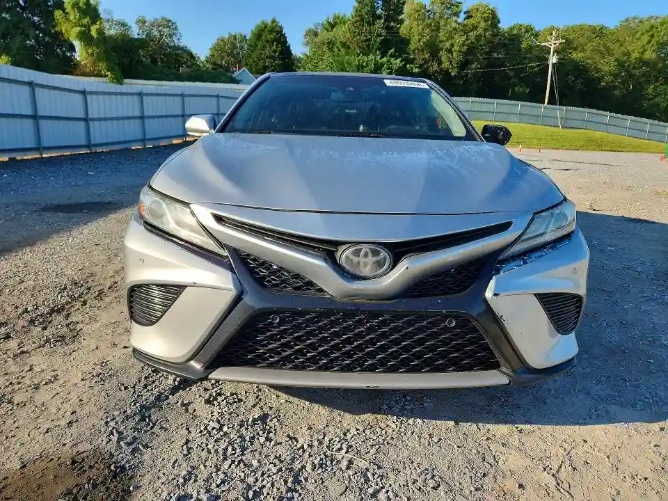 4T1B61HK8JU511562 2018 TOYOTA CAMRY-4