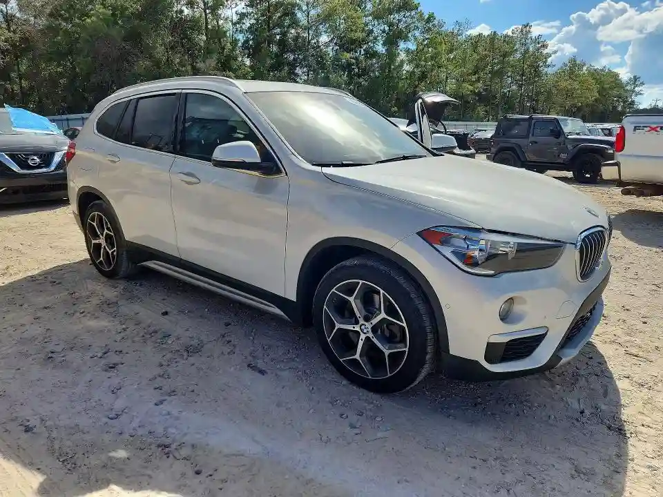WBXHU7C52K3H45072 2019 BMW X1-3