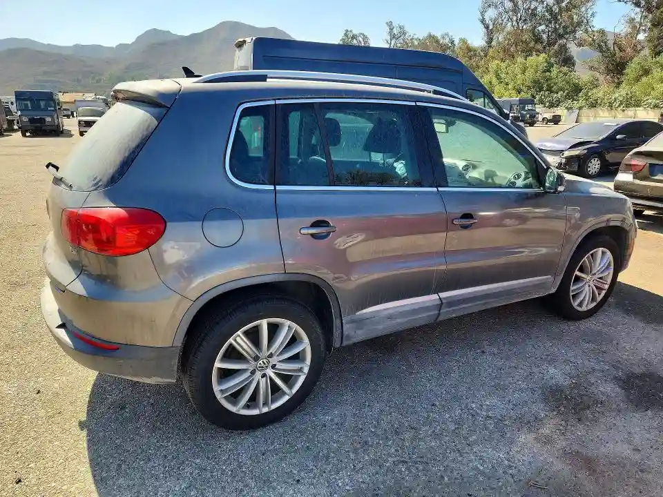 WVGAV7AX5GW516853 2016 VOLKSWAGEN TIGUAN-2