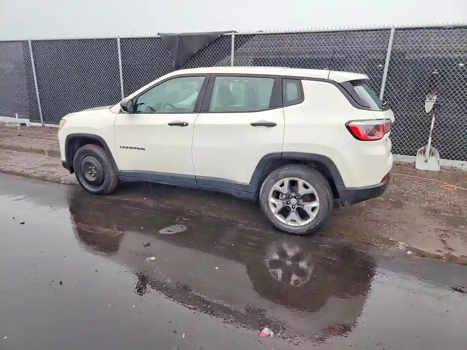 3C4NJCAB3JT263379 2018 JEEP COMPASS-1
